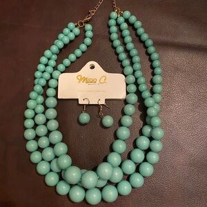 Faux pearl necklace & earrings